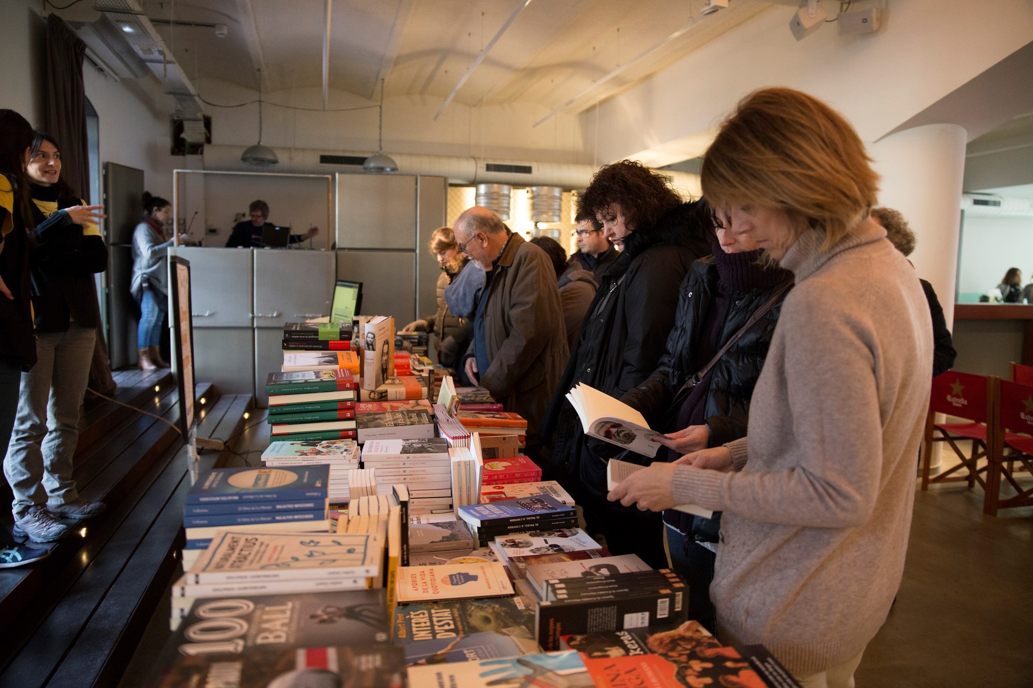 Venta de llibres a les paradetes Venta de llibres a les paradetes