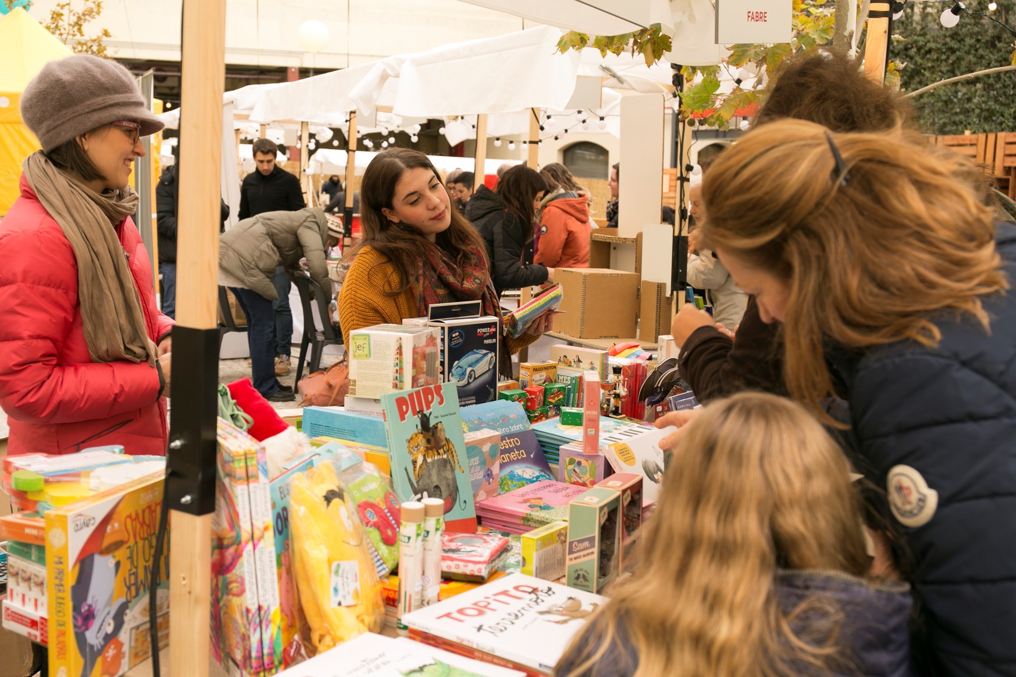 Venta de llibres a les paradetes Venta de llibres a les paradetes