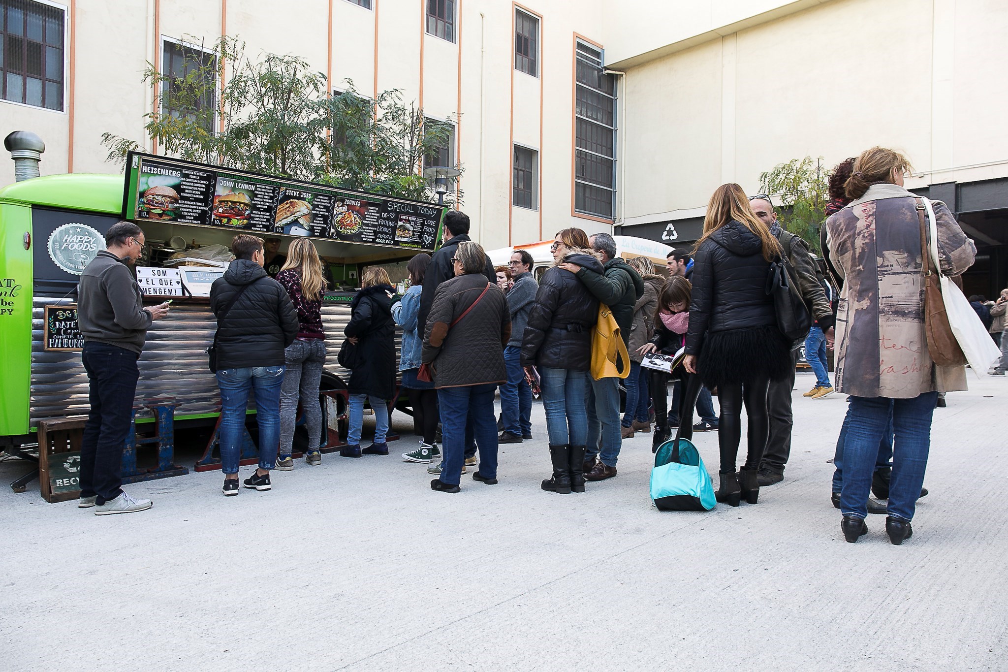 Les foodtrucks a la plaça del Mercat Les foodtrucks a la plaça del Mercat