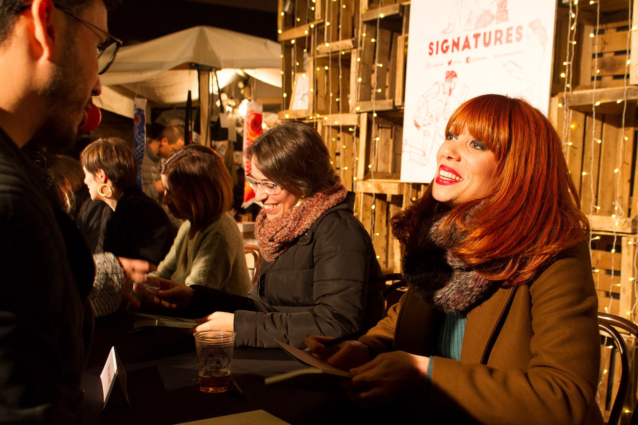Paula Bonet a la Signatura de llibres Paula Bonet a la Signatura de llibres