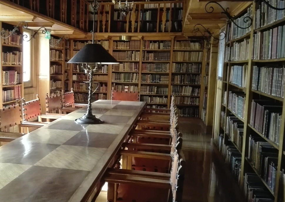 Cases Singulars: Palauet Casades