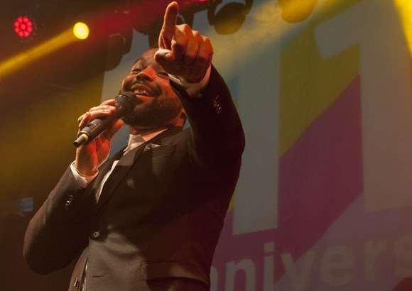 El concert #11anysTR3SC de Myles Sanko en imatges