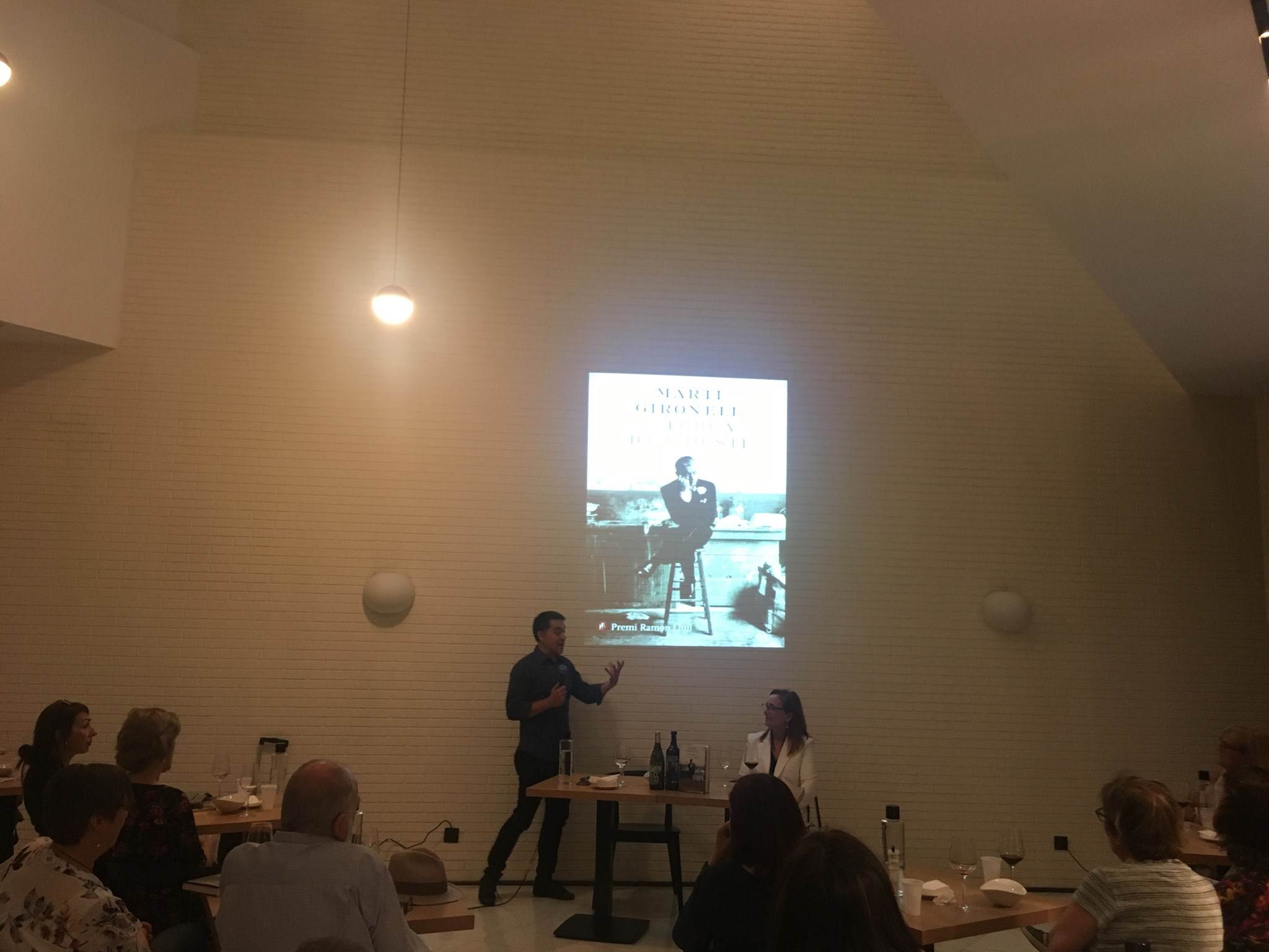Trobada amb Martí Gironell, 'La força d'un destí', i tast de Jean Leon Trobada amb Martí Gironell, 'La força d'un destí', i tast de Jean Leon