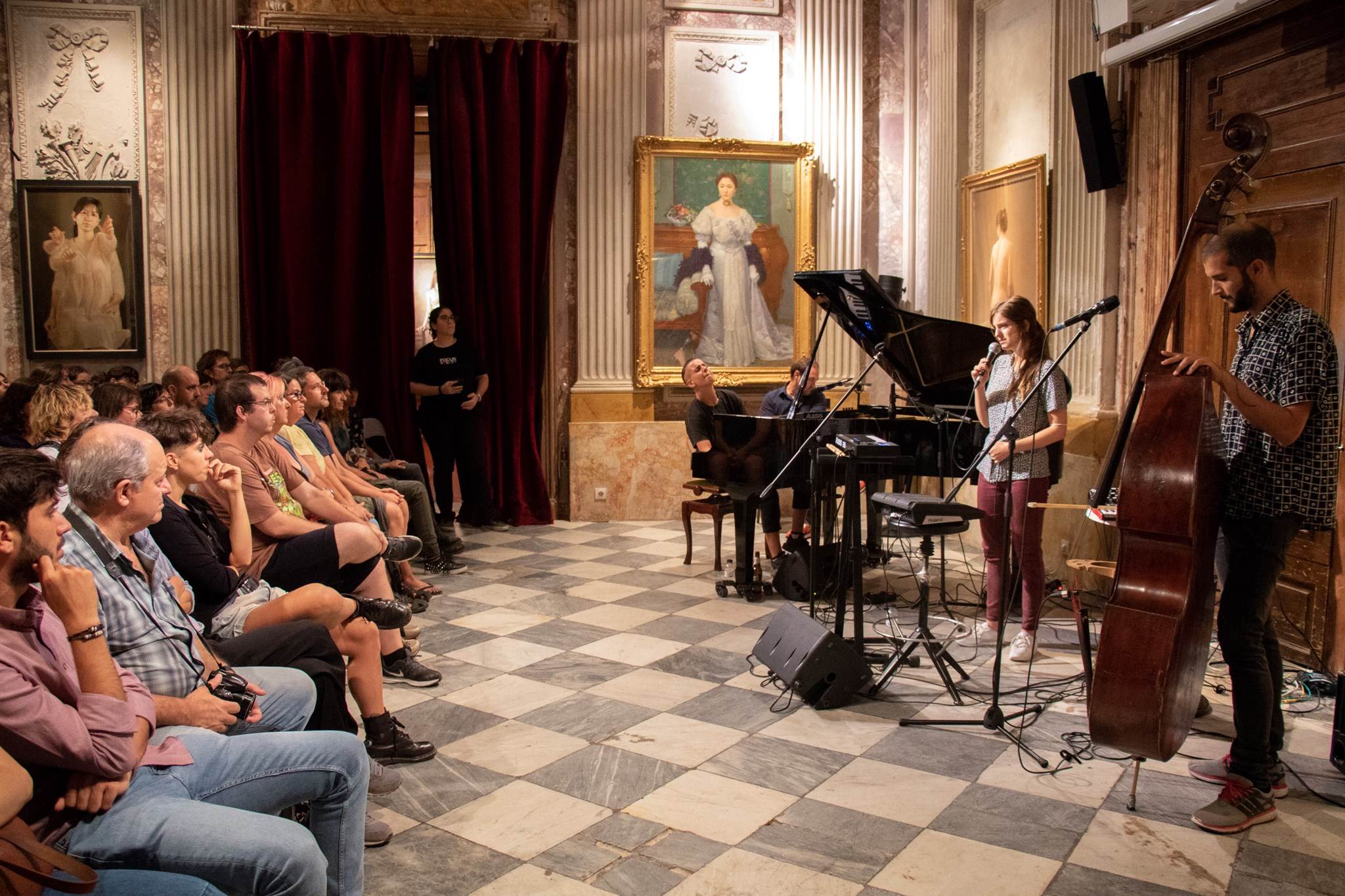 #MésQueMúsica amb Clara Peya, presentació del disc 'Estómac' #MésQueMúsica amb Clara Peya, presentació del disc 'Estómac'