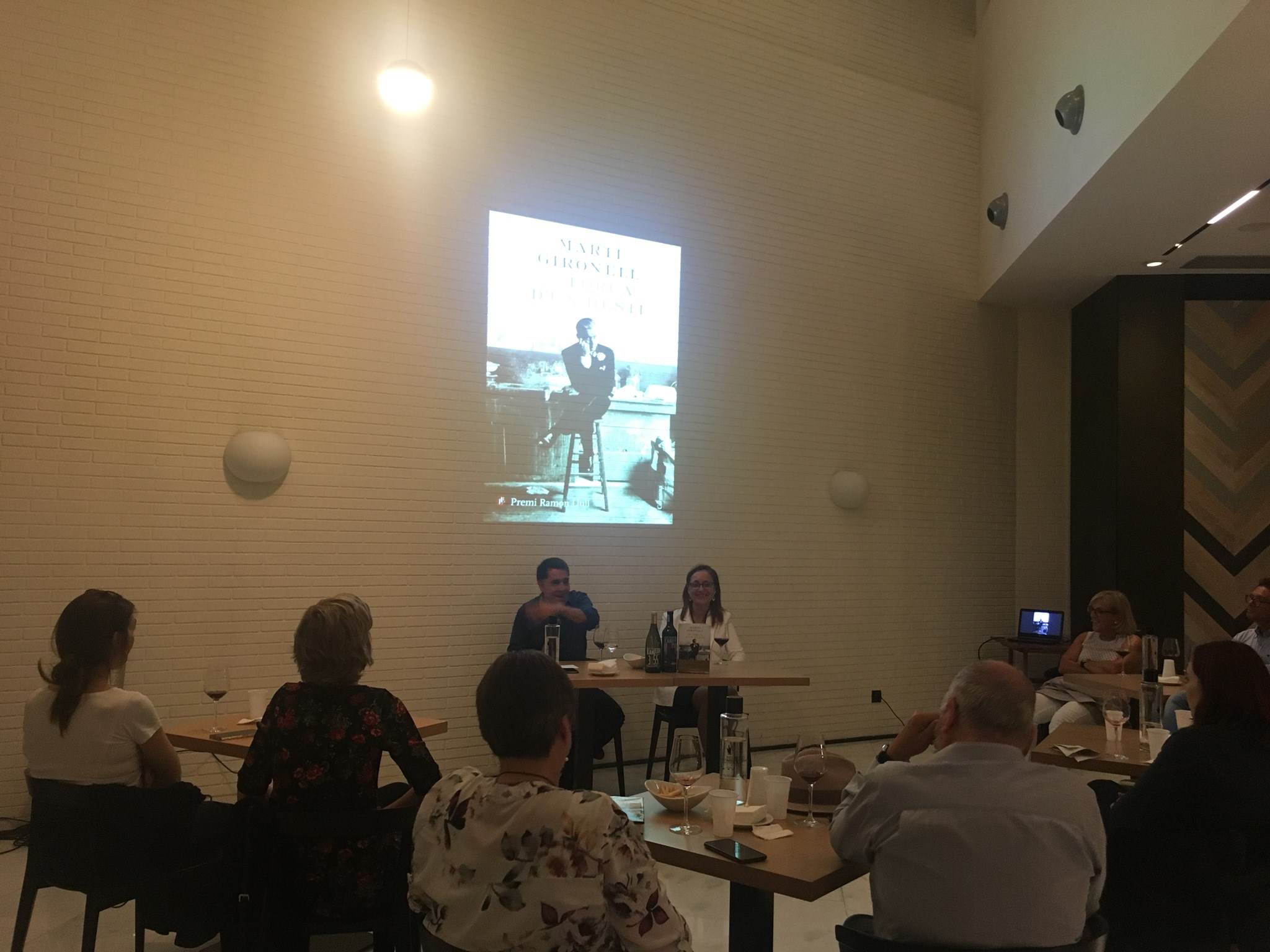 Trobada amb Martí Gironell, 'La força d'un destí', i tast de Jean Leon Trobada amb Martí Gironell, 'La força d'un destí', i tast de Jean Leon