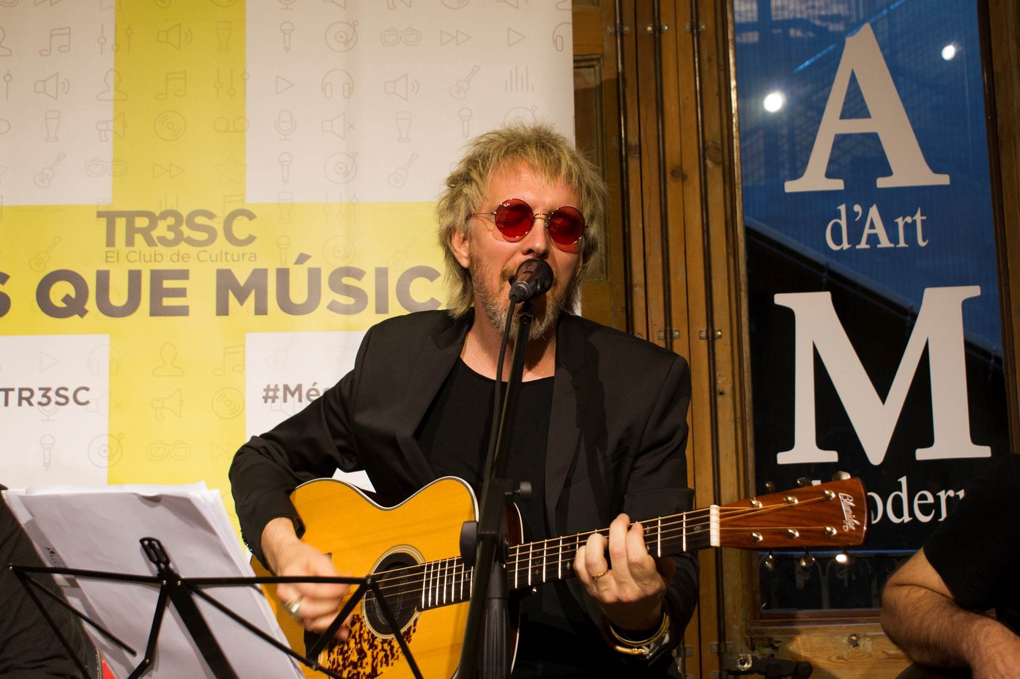 Elefantes al Més que música TR3SC Elefantes al Més que música TR3SC