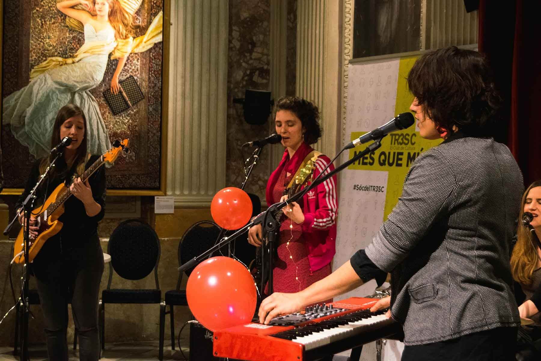 #MésQueMúsica amb WOM's Collective #MésQueMúsica amb WOM's Collective