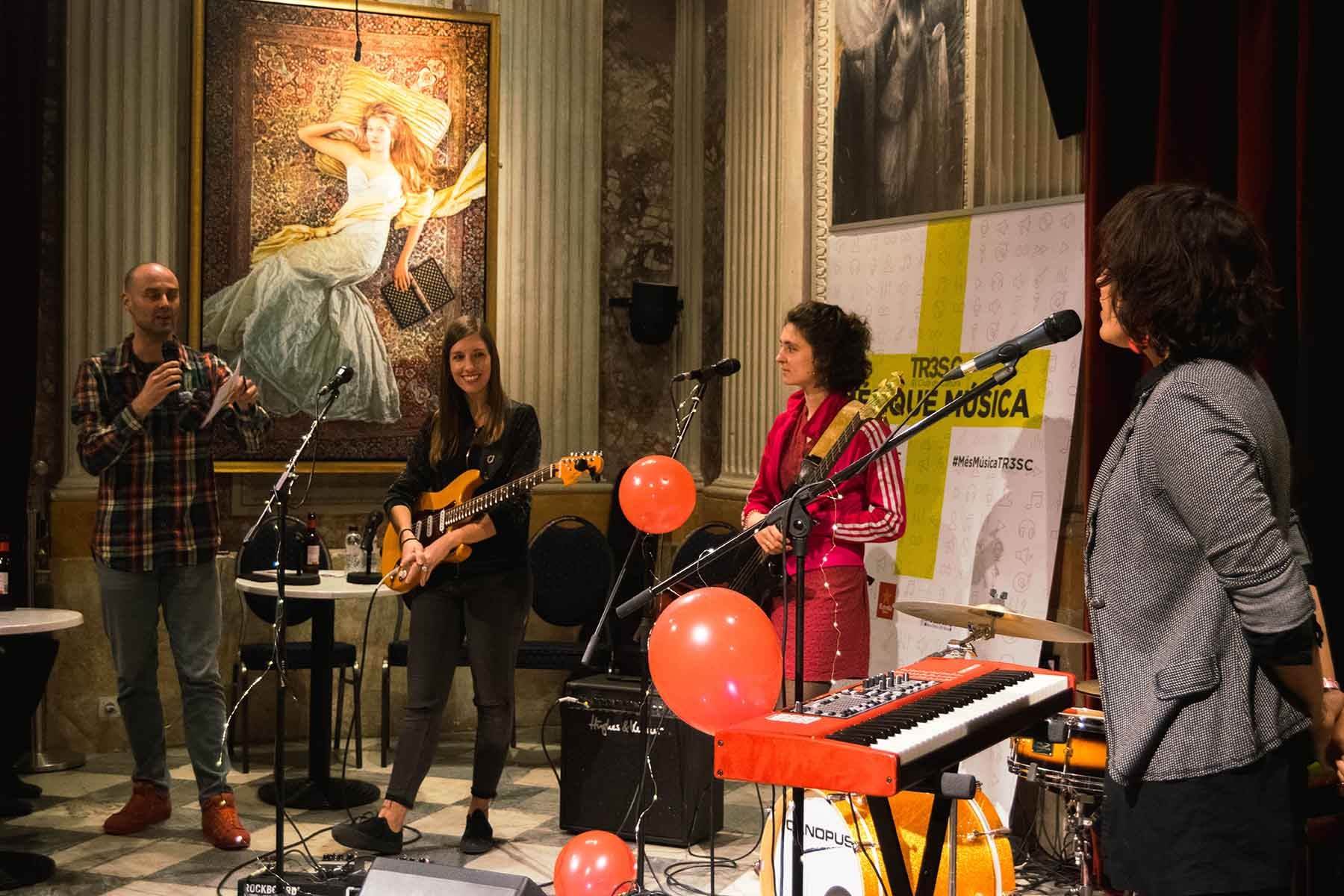 #MésQueMúsica amb WOM's Collective #MésQueMúsica amb WOM's Collective
