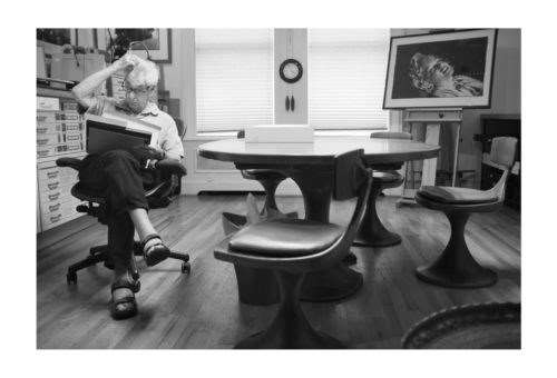 Elliott Erwitt – Silence Sounds Good.