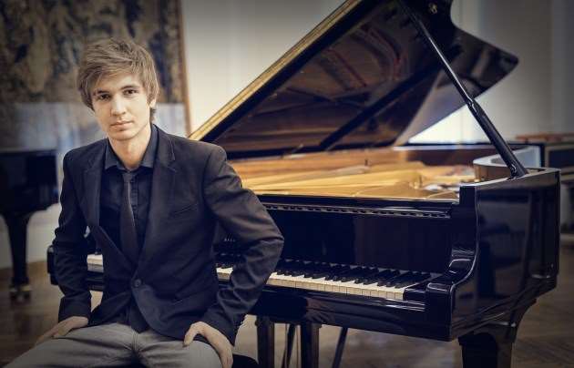 JONC presenta Evgeny Konnov i Carles Chordà.