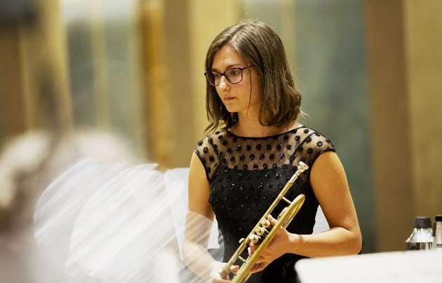 Debuts amb la banda: Selina Ott i Conrado Moya.
