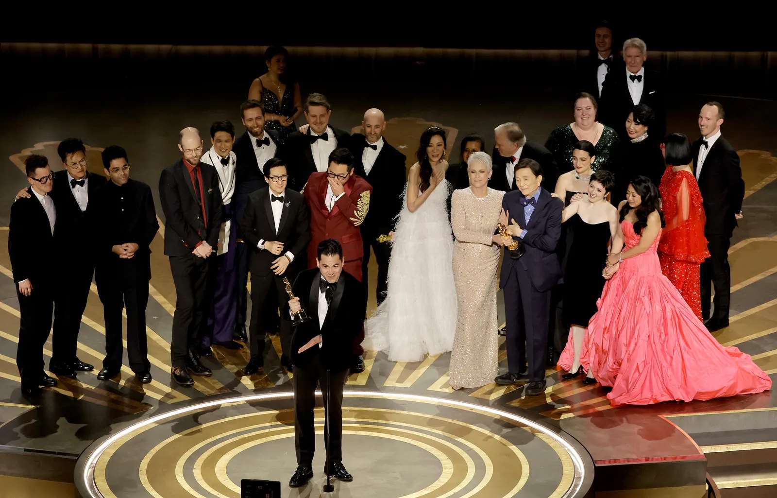 Els Oscar es rendeixen a ‘Todo a la vez en todas partes’