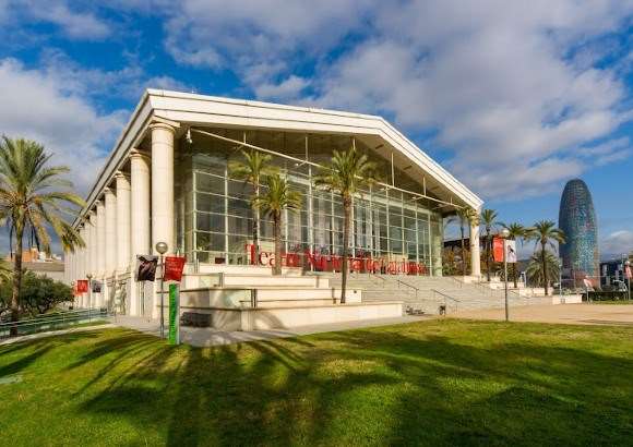 Et convidem a viure l'experiència del TNC: el Temple del teatre