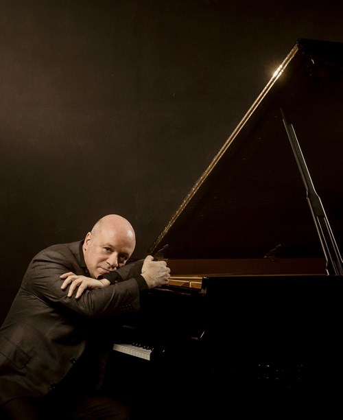 Guinovart interpreta Brahms